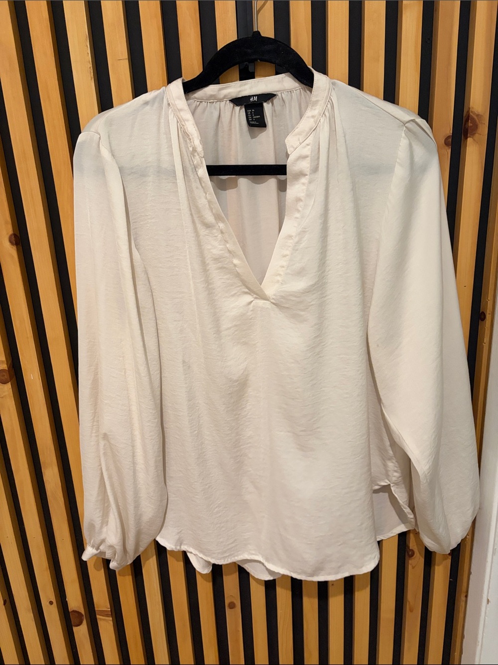 H&M Cream Split-Neck Long Sleeve Blouse